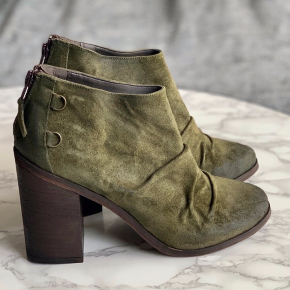 BOUTIQUE 9 Dark Olive Green Suede Boots SIZE 7M BNIB - Picture 2 of 14